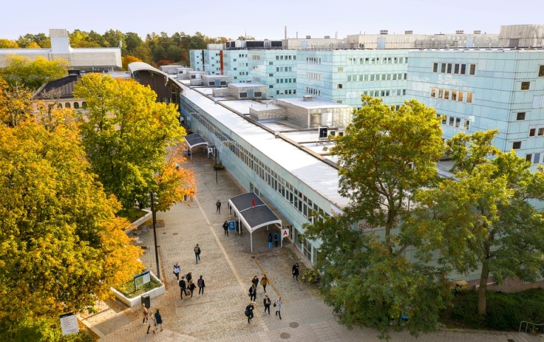 Drönarbild över Stockholms Universitet, Södra huset